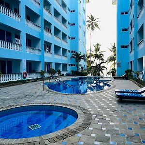 Cowrie Shell Beach Apartments